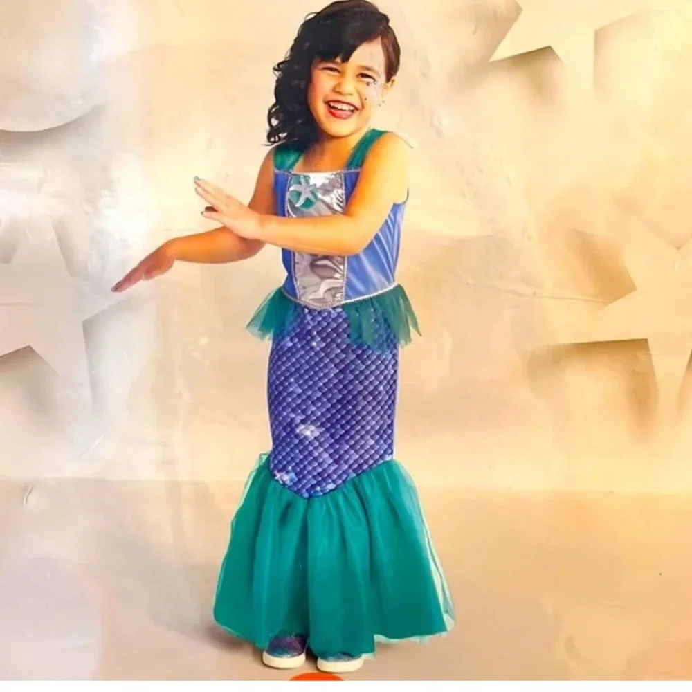 Super cute little mermaid costume for little girl size 8/10